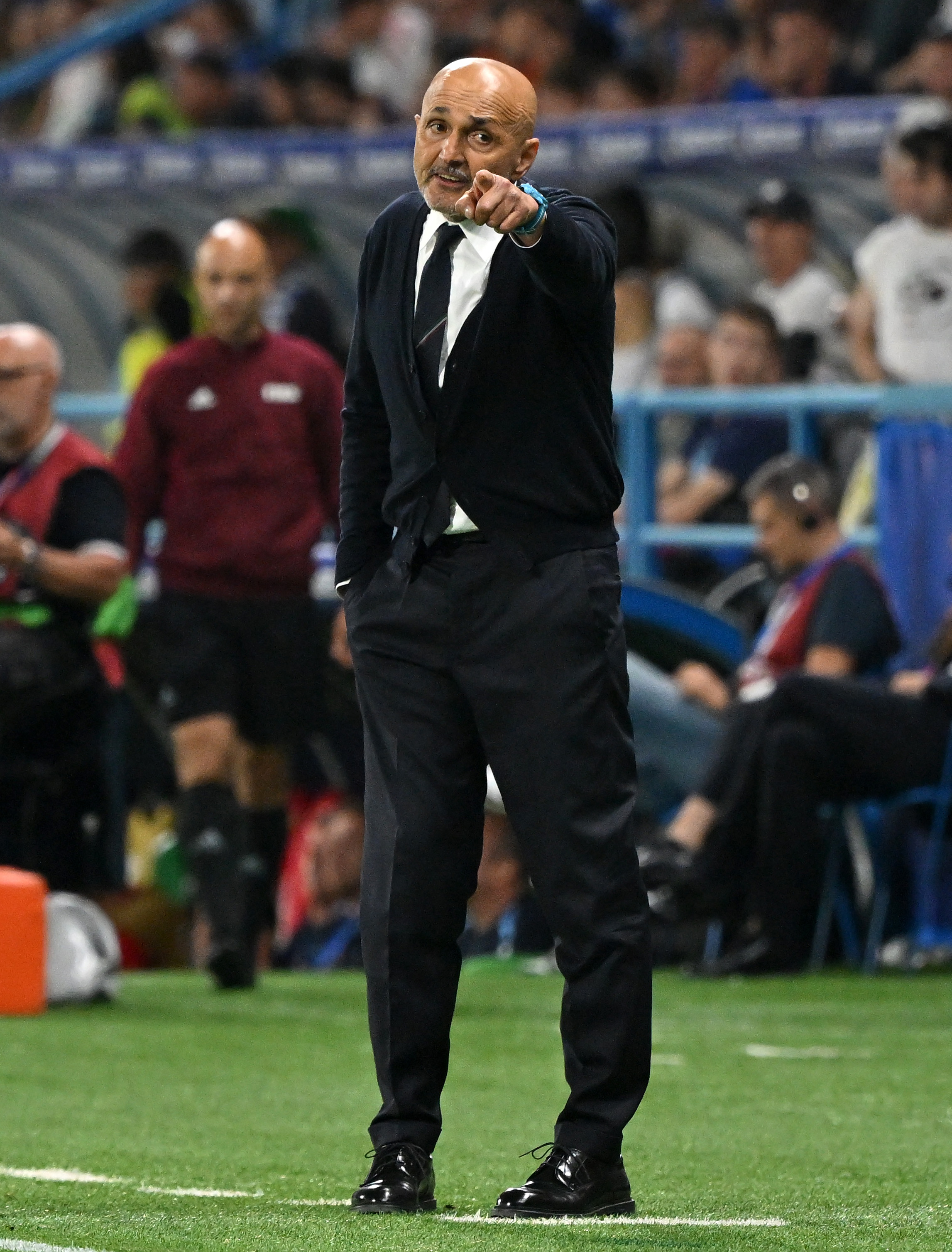 华体会网页版入口-包含意大利惊险胜出，晋级仍有望的词条