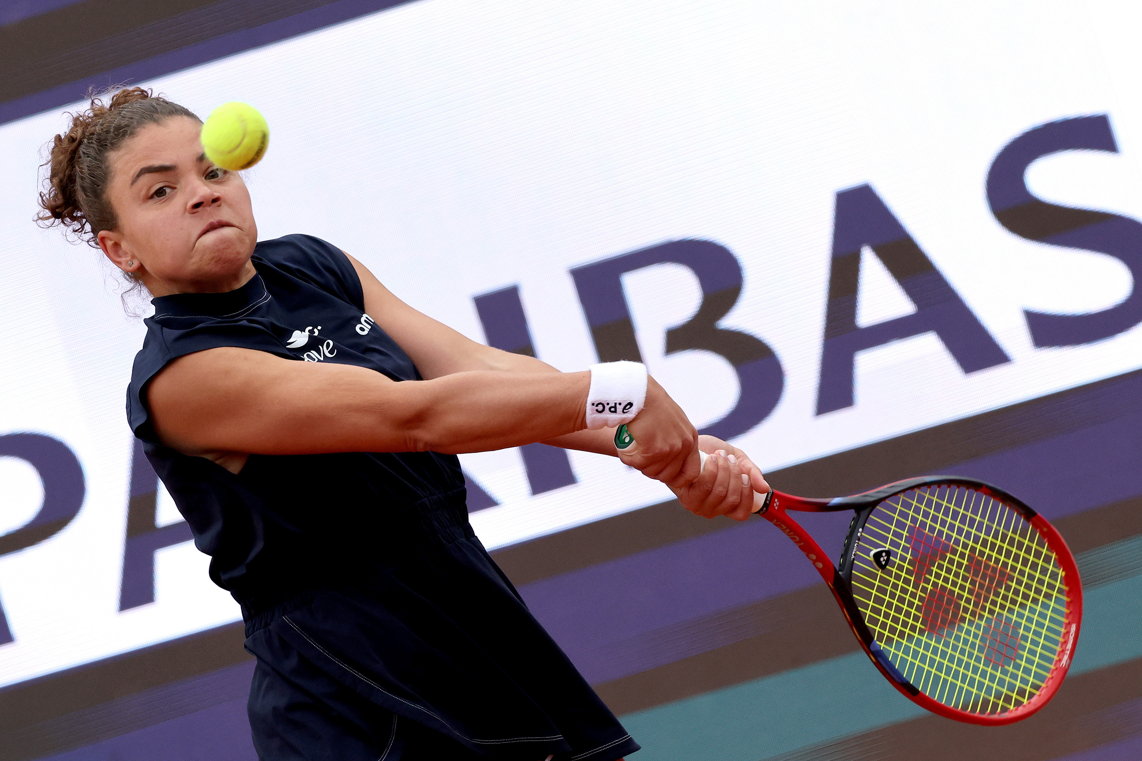 突尼斯男子网球选手意外引爆