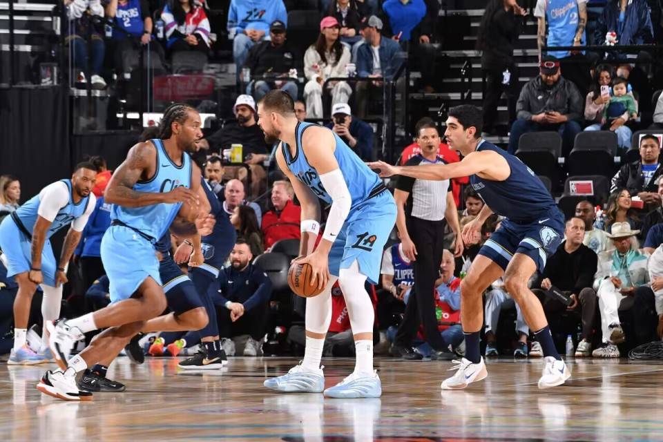 快船力克灰熊,继续保持不败