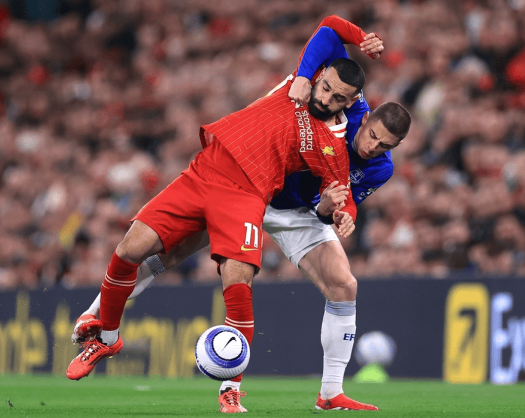 华体会入口-利物浦客场战平对手，英冠领头羊宽恕对手